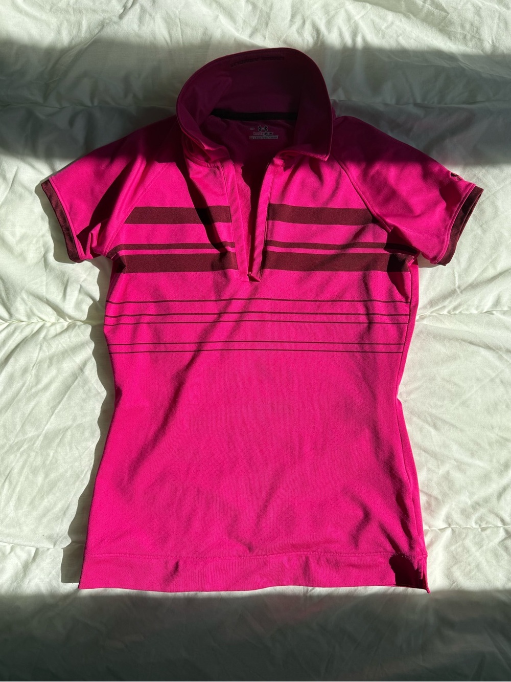 XS Like New Under Armour Heat Gear Women’s Golf Shirt Hot Pink Performance Polo - Picture 11 of 11